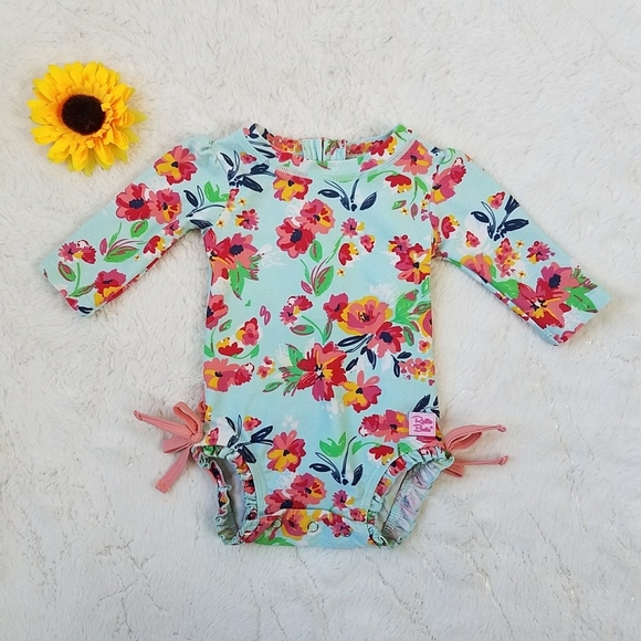 RUFFLE BUTTS RASH GUARD 1PC SWIMSUIT - Picture 3 of 6